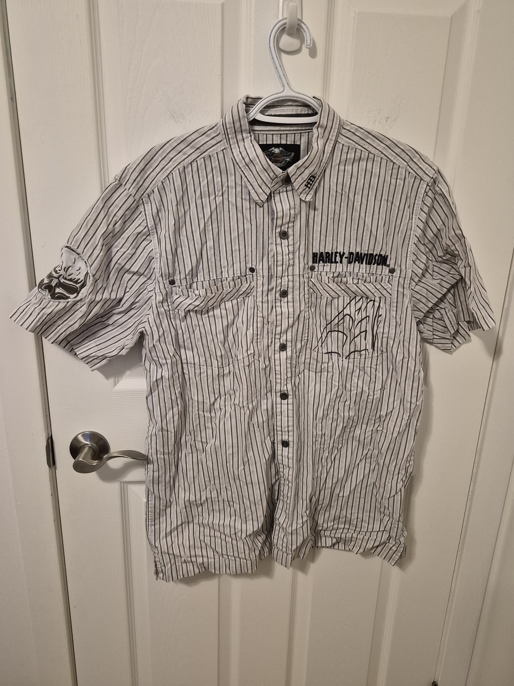 Harley-Davidson Men’s White & Black Striped Short-Sleeve Shirt